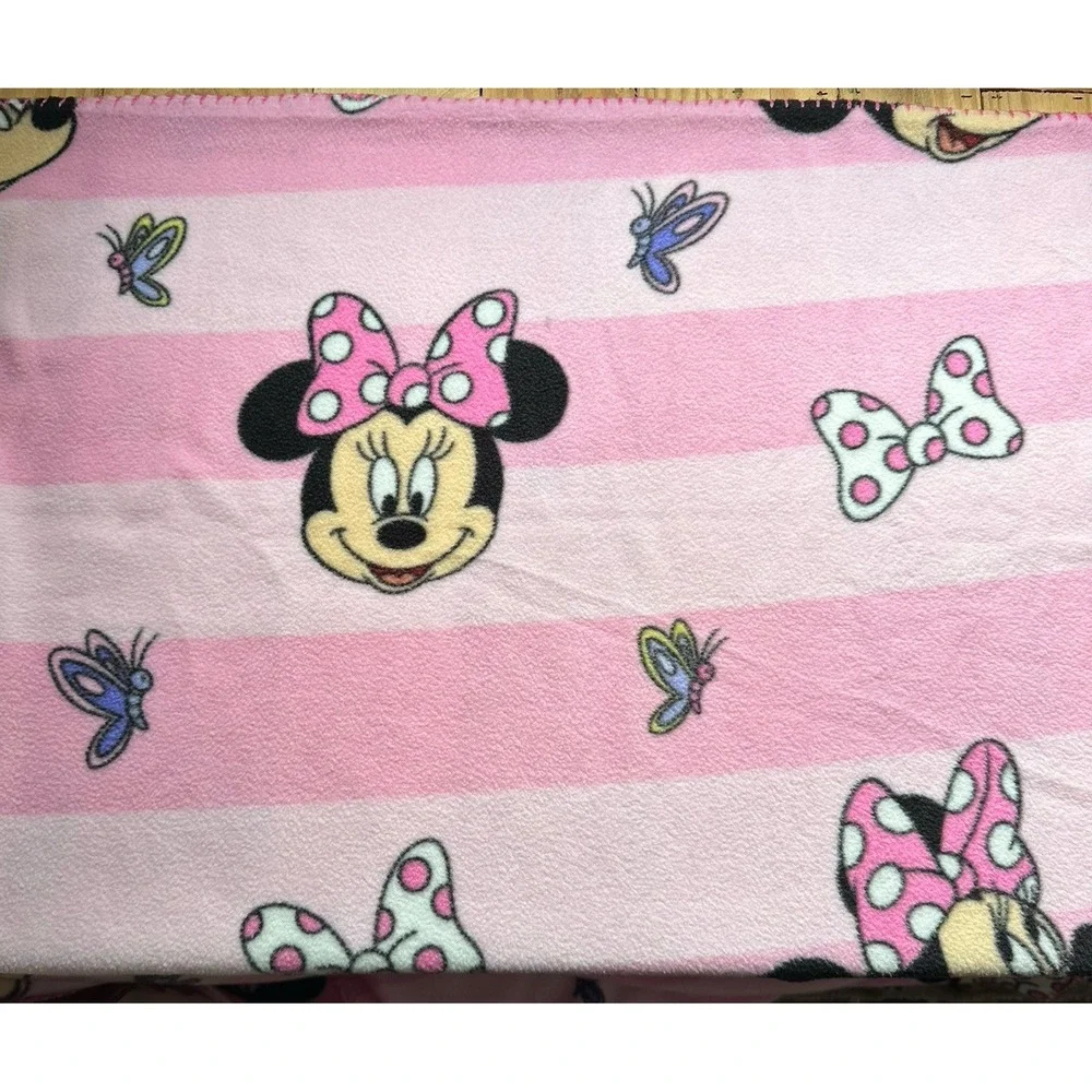 Disney Minnie Mouse Throw Blanket Pink 39 X 50 Inch 100% Polyester Butterflies